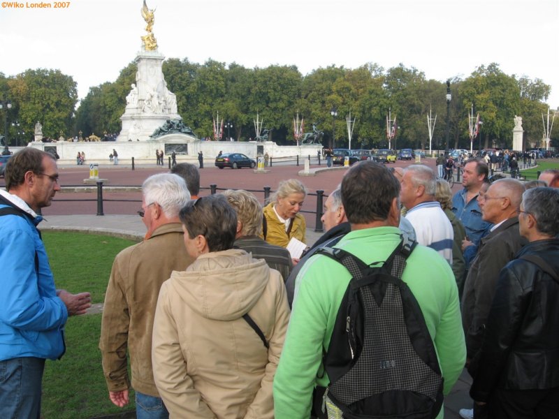 hetvictoriamemorialternagedachtenisaanqueenvictoriaopthemall.jpg