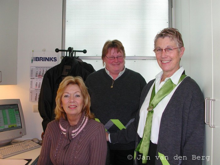 Lida, Carla en Anneke, ooit van het loket Delft Station.jpg