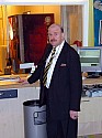Antoon - Aan het loket busplatform DH C.S. - Foto ANP2.jpg Antoon - Aan het loket busplatform DH C.S. - Foto ANP2.jpg